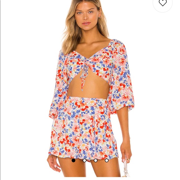 L space two piece set. Includes both top and bottom. - Picture 2 of 7